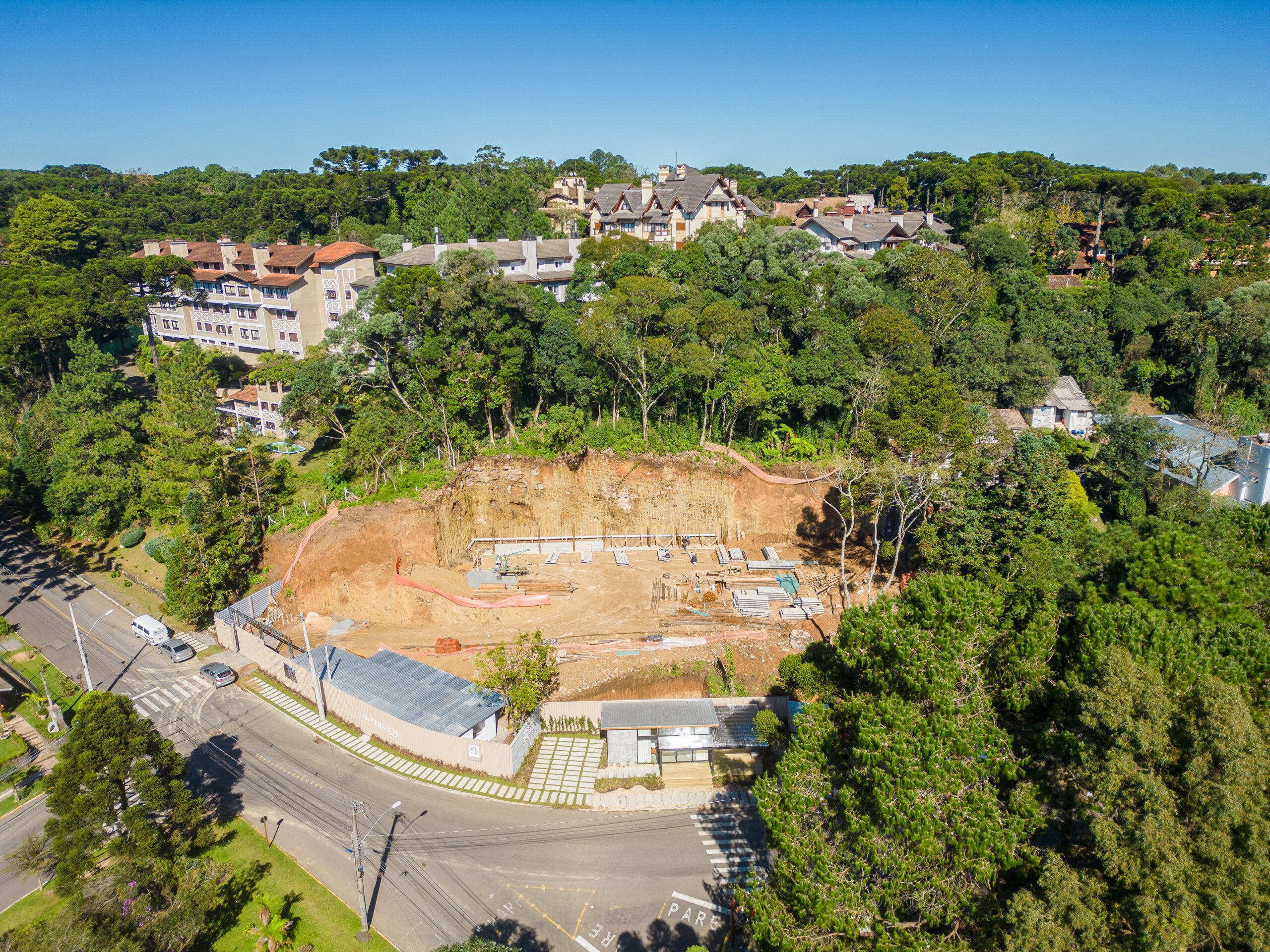 DRONE-ACOMP.-OBRA-MAIO-2024-CASA-TERRALTA-7-scaled
