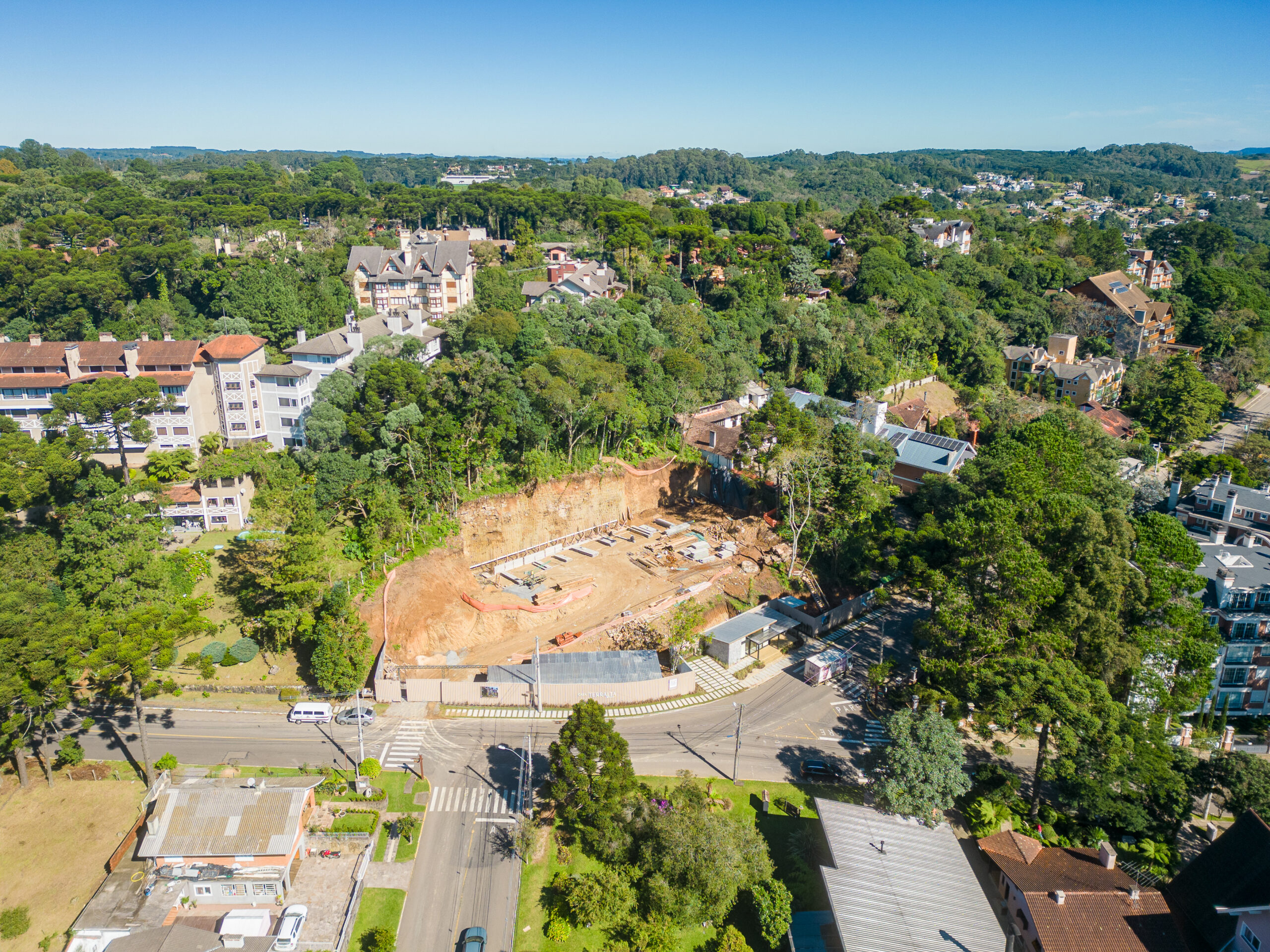 DRONE-ACOMP.-OBRA-MAIO-2024-CASA-TERRALTA-9-scaled